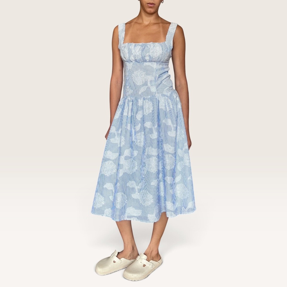 BCBG Seersucker Floral Midi Dress Blue White Striped Cottagecore Size 4 NWT